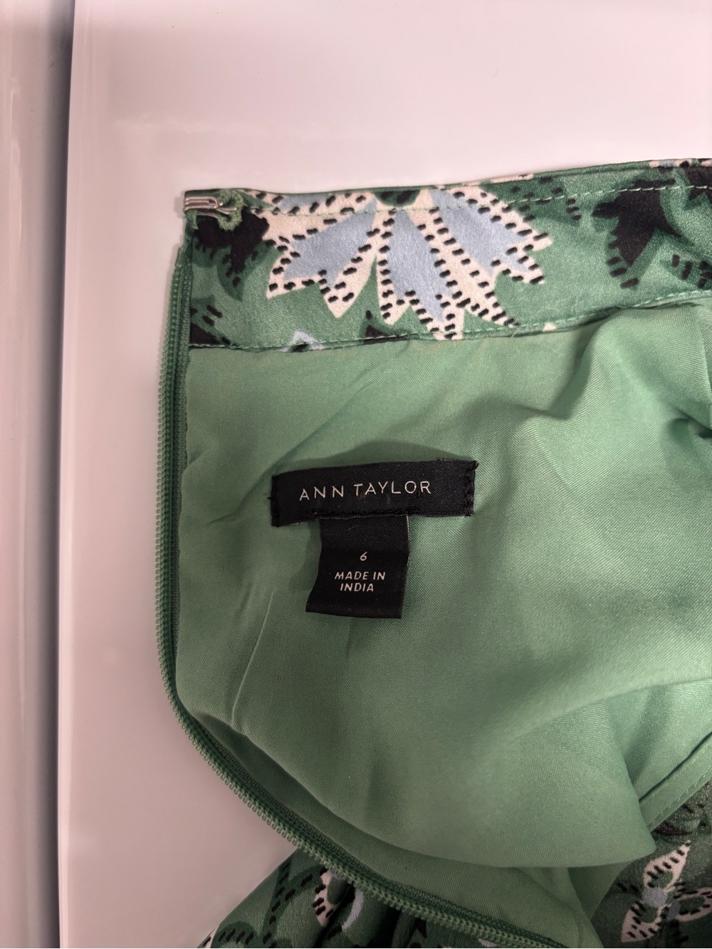 Ann Taylor Green Floral Midi Dress- Size 6 - Picture 4 of 4